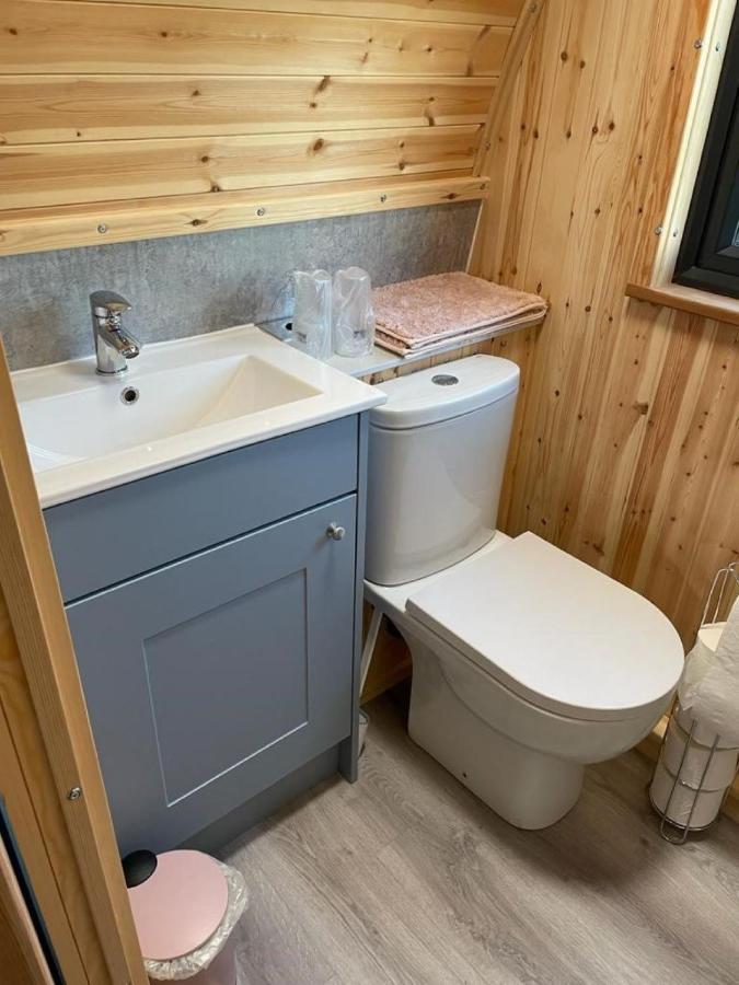Appartamento Glamping Pods Milngavie Esterno foto
