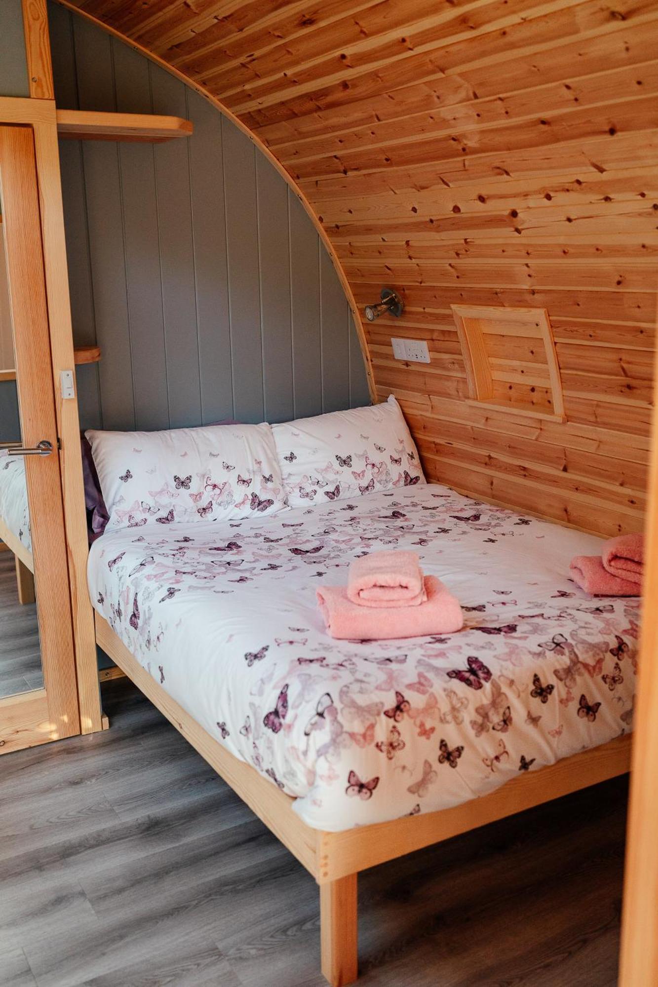 Appartamento Glamping Pods Milngavie Esterno foto