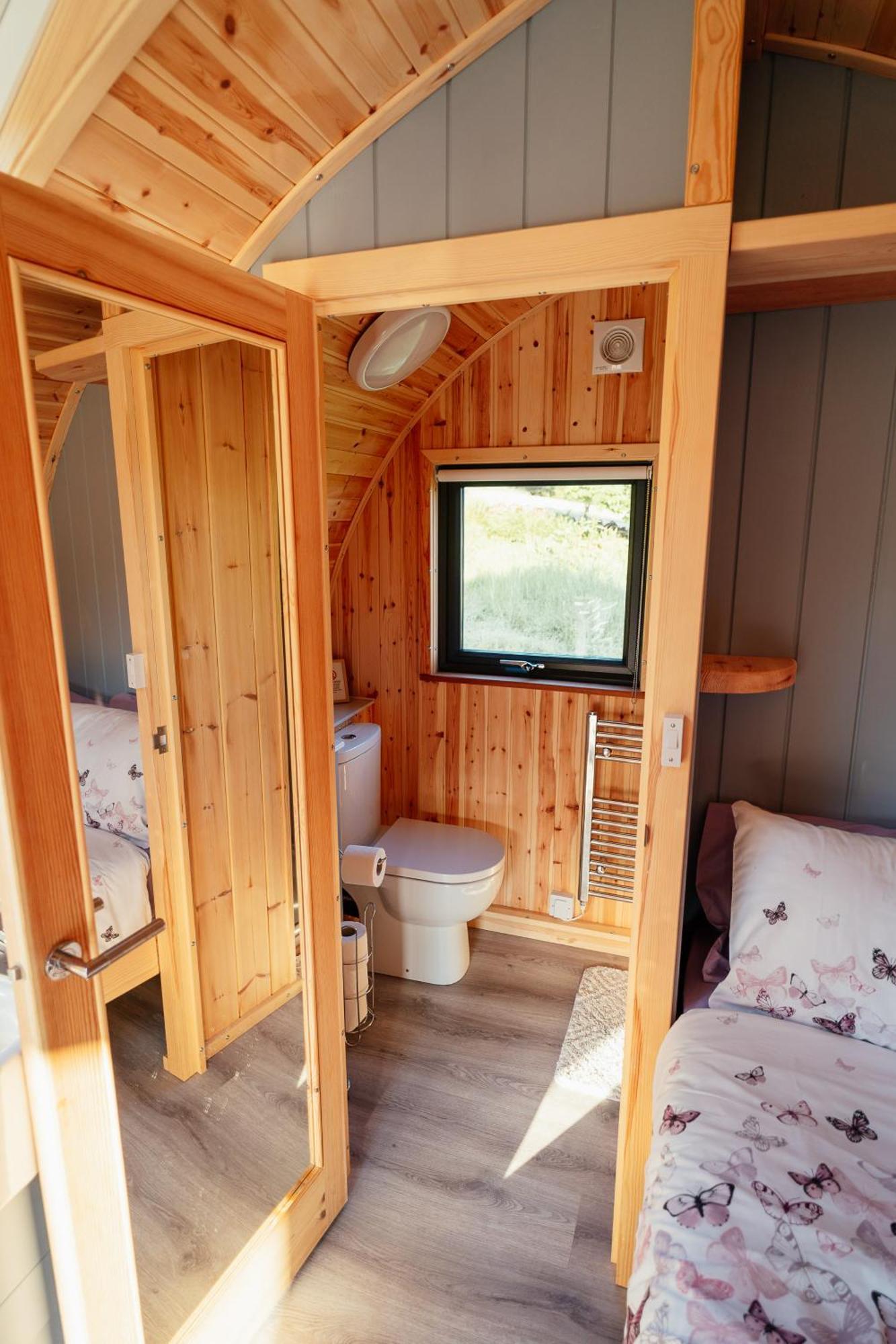 Appartamento Glamping Pods Milngavie Esterno foto